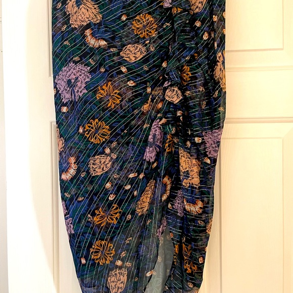 Beautiful flowy skirt from Veronica Beard with matching blouse and cami all silk - Picture 1 of 16